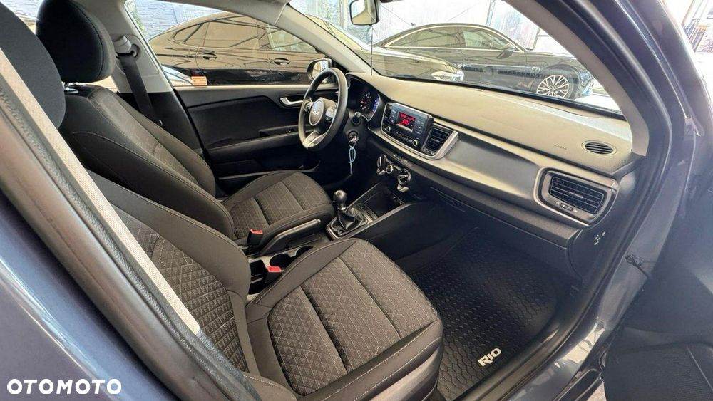 Kia Rio - 31