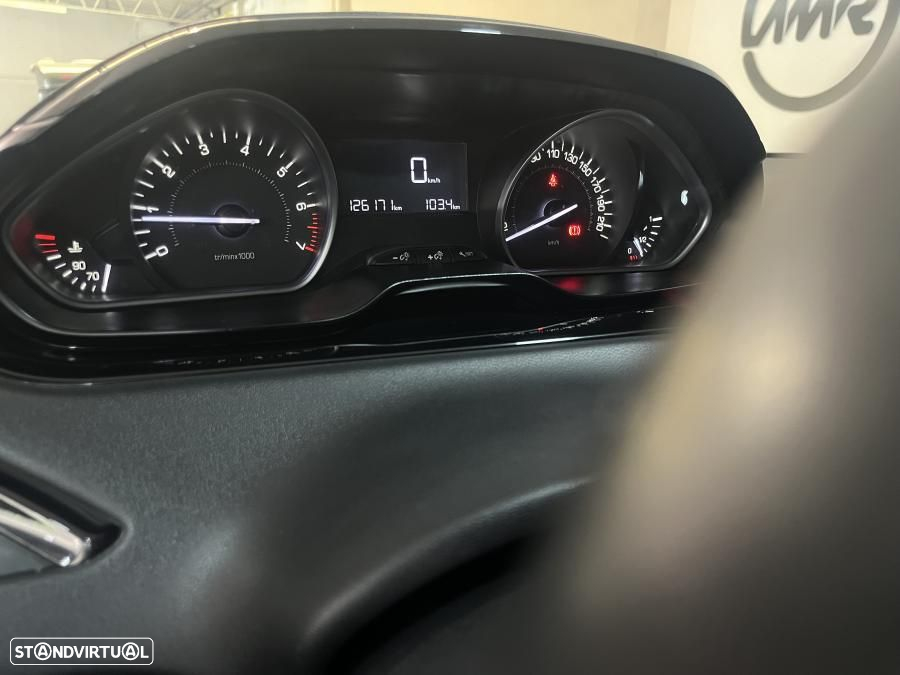 Peugeot 208 1.2 PureTech Active - 15