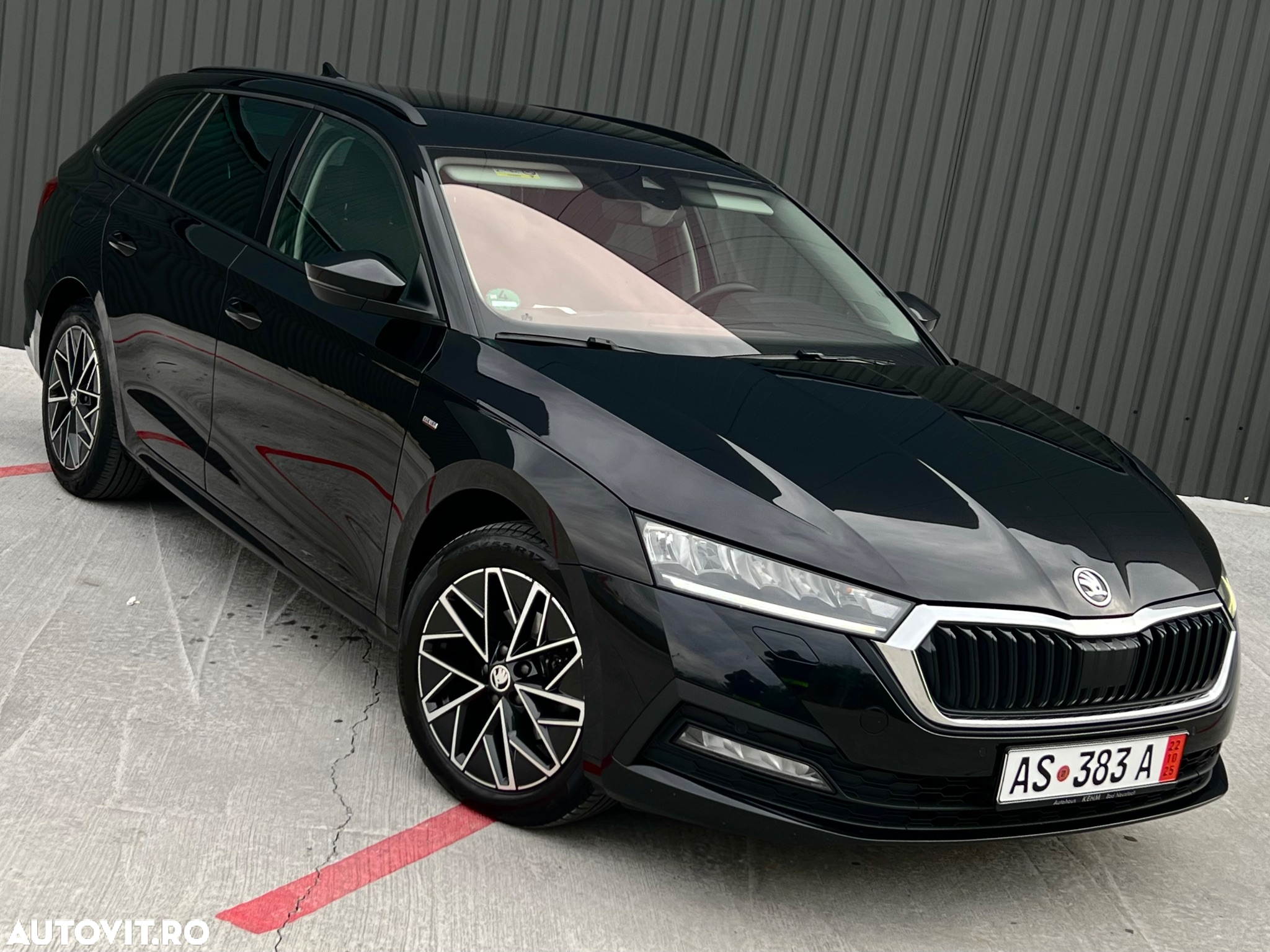 Skoda Octavia Combi 2.0 TDI DSG Clever - 2