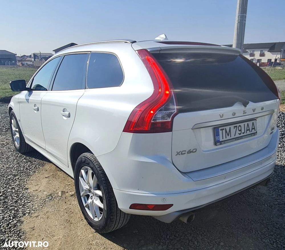 Volvo XC 60 D5 AWD Start-Stop Rdesign - 4