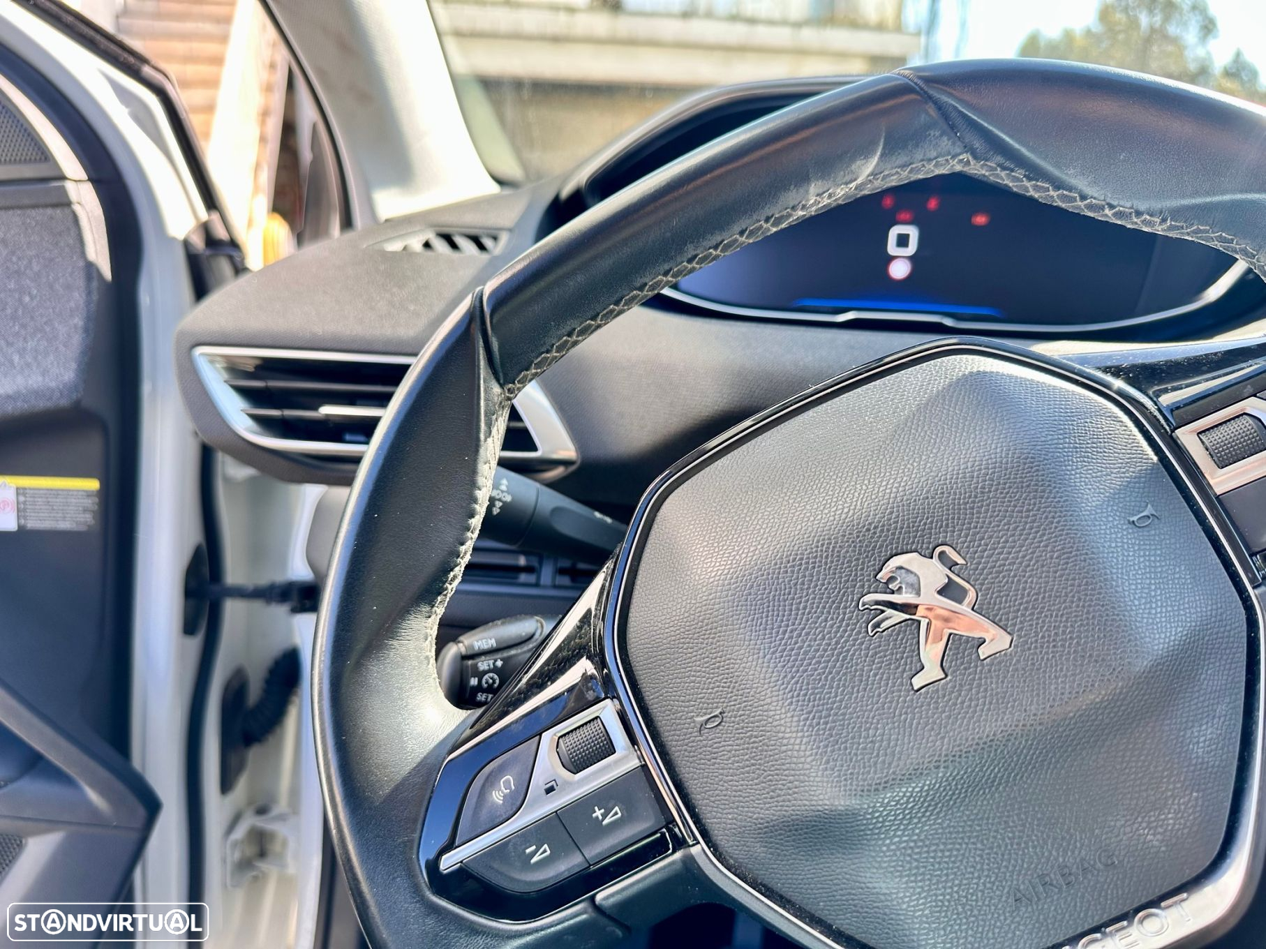 Peugeot 3008 1.2 PureTech Allure - 17