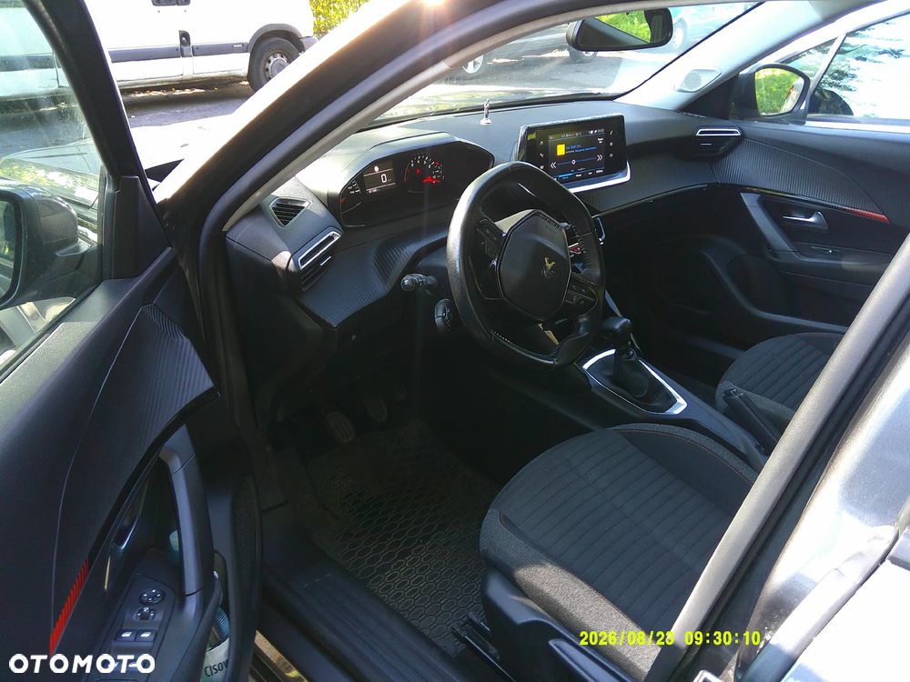 Peugeot 2008 - 10