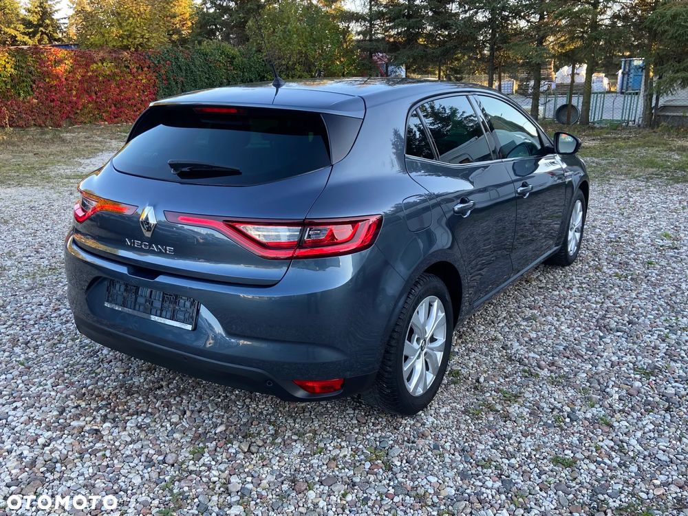 Renault Megane ENERGY TCe 140 EDC LIMITED - 9