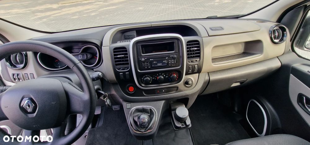 Renault Trafic - 16