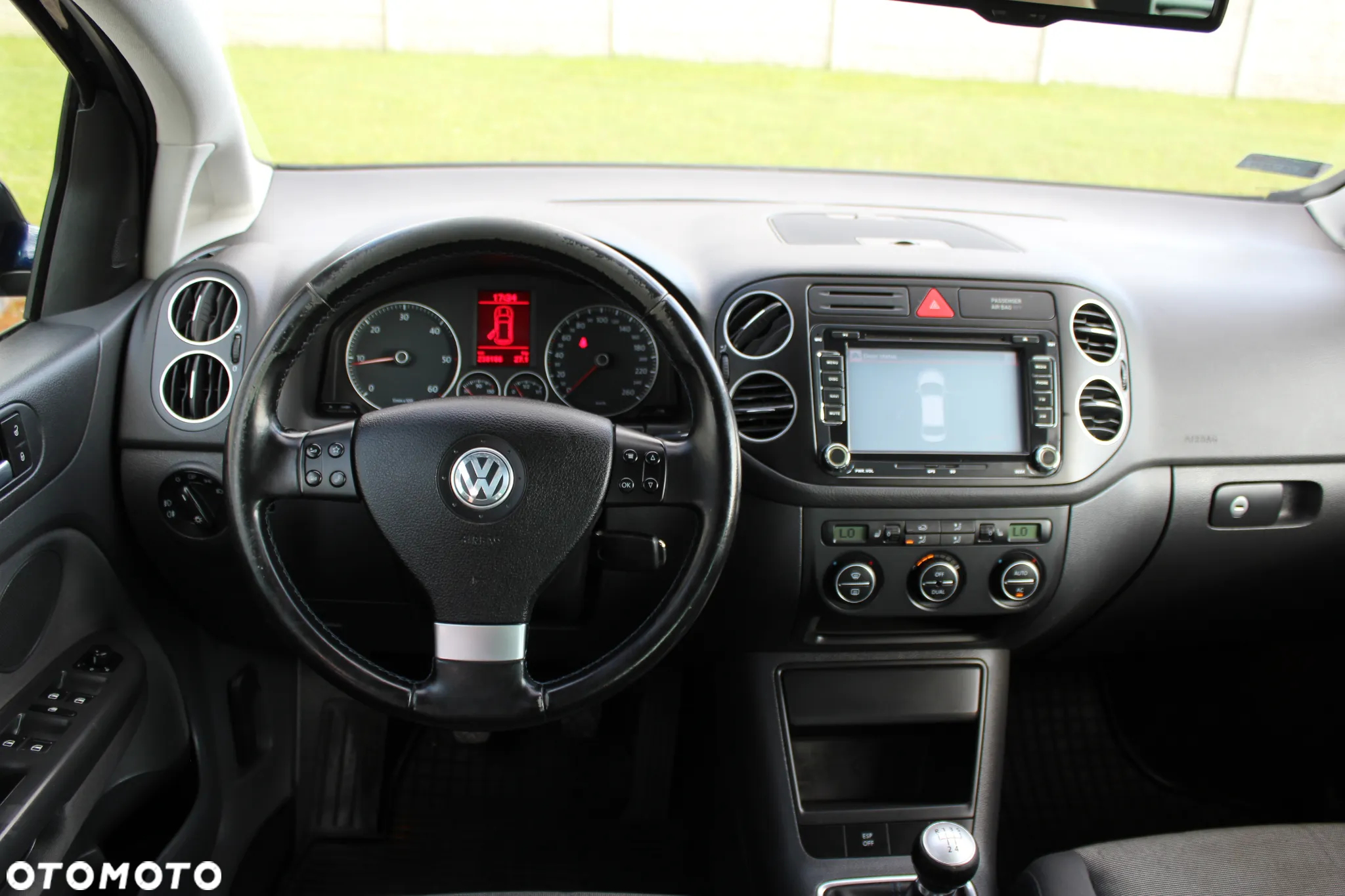 Volkswagen Golf Plus 1.9 TDI DPF Tour - 26