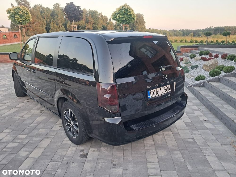 Dodge Grand Caravan - 9