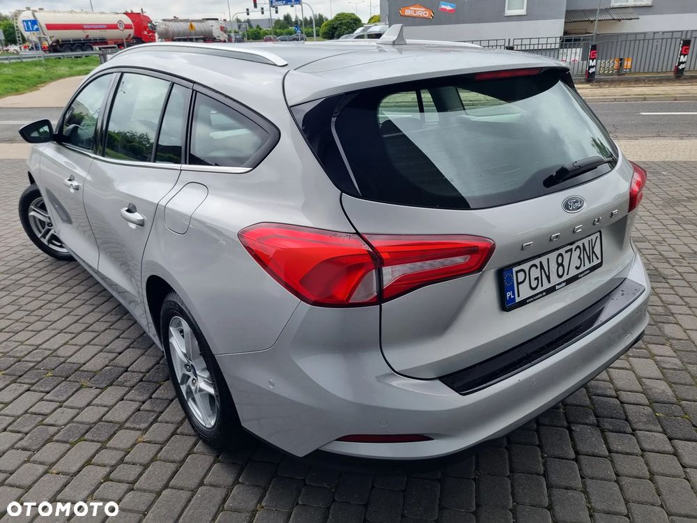 Ford Focus 1.0 EcoBoost Titanium - 30