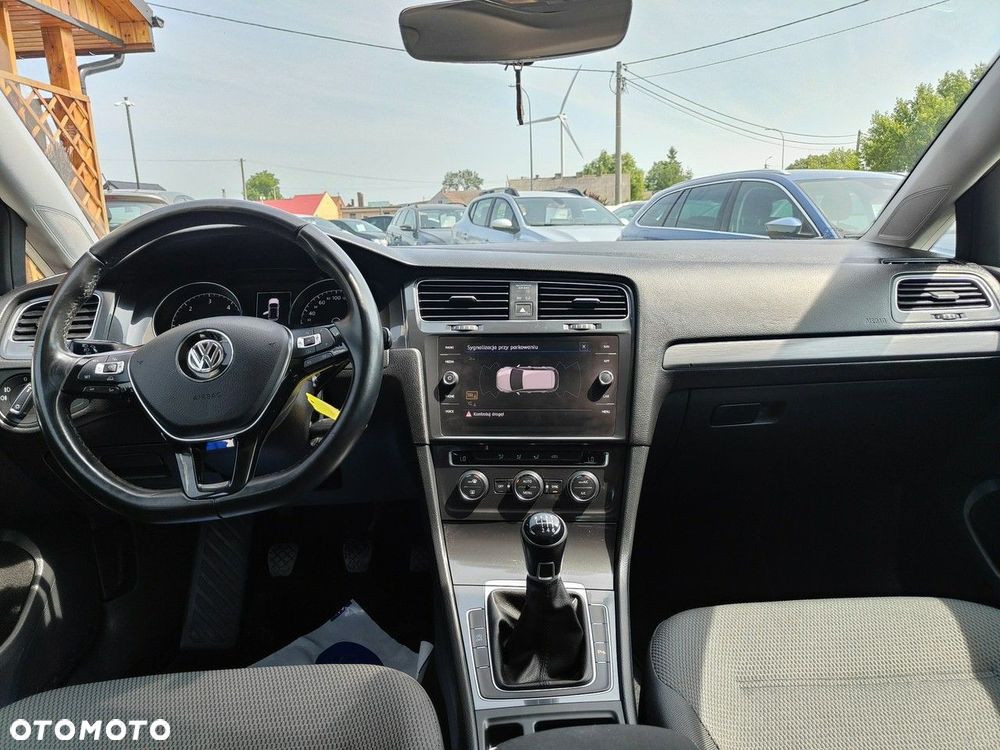 Volkswagen Golf - 18