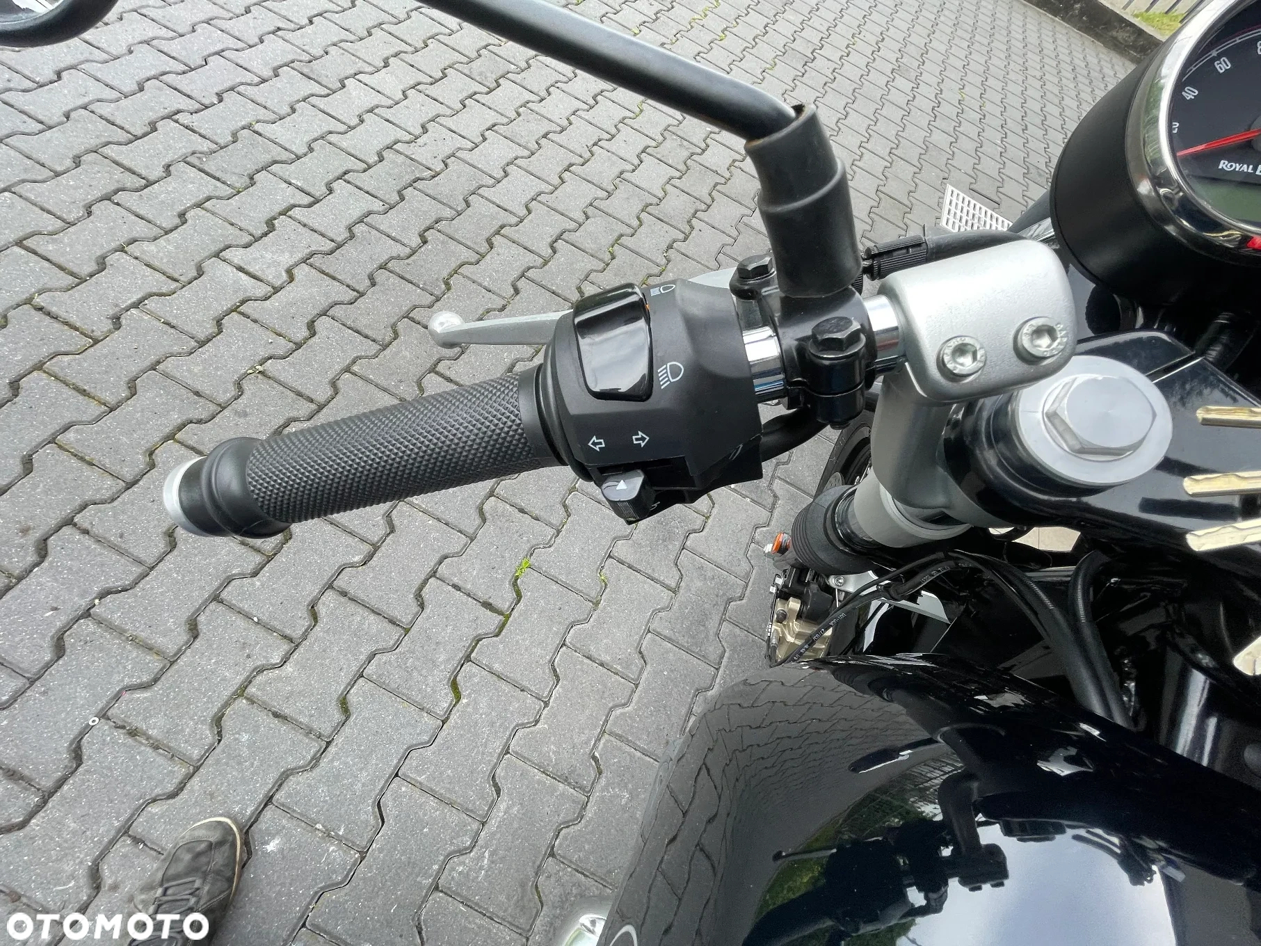 Royal Enfield Continental - 12
