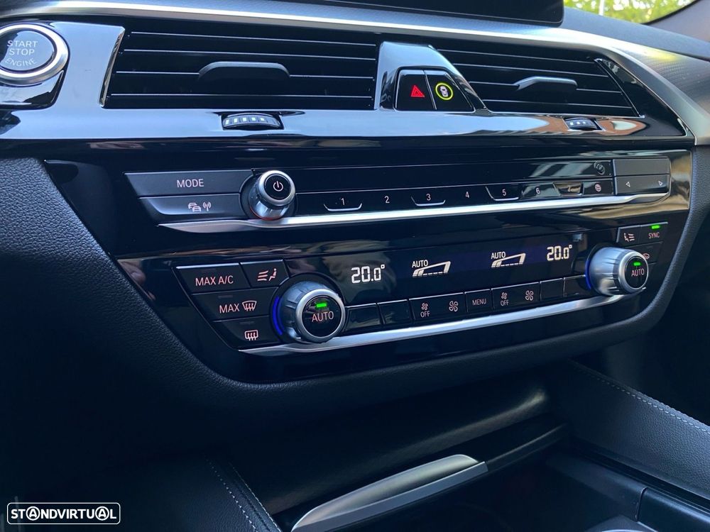 BMW 520 d Pack Desportivo M Auto - 12