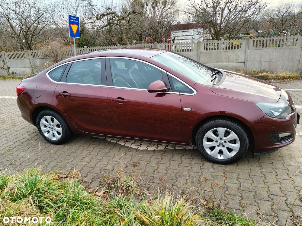 Opel Astra 1.4 T Executive EU6 - 2