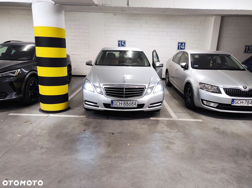 Mercedes-Benz Klasa E 200 BlueEFFICIENCY Elegance - 15