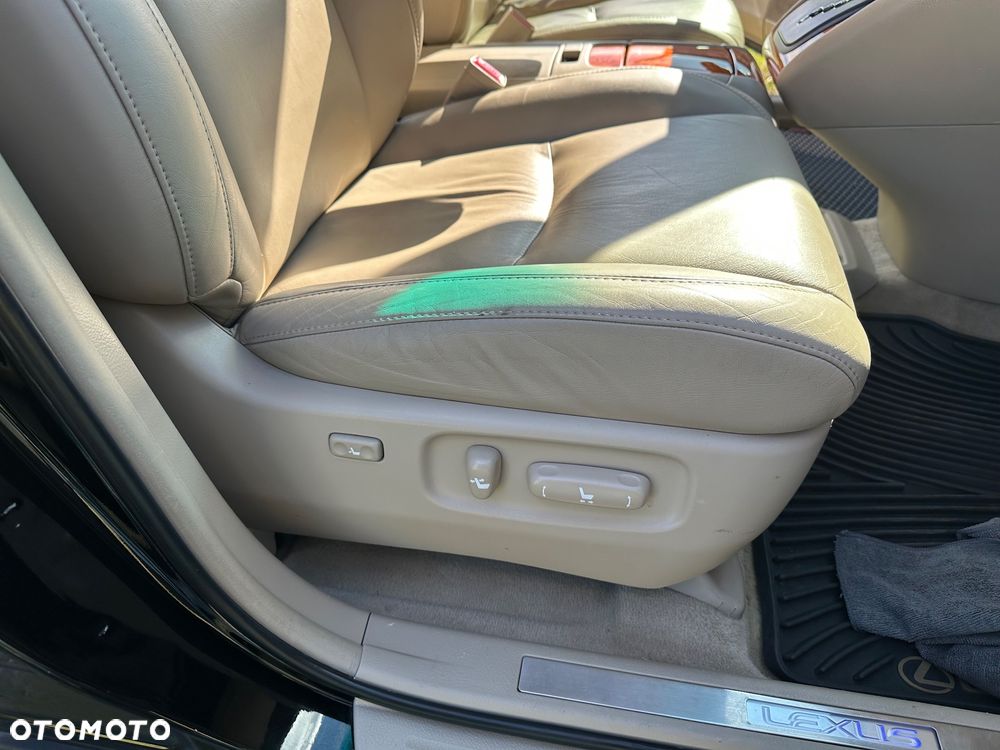 Lexus RX - 25