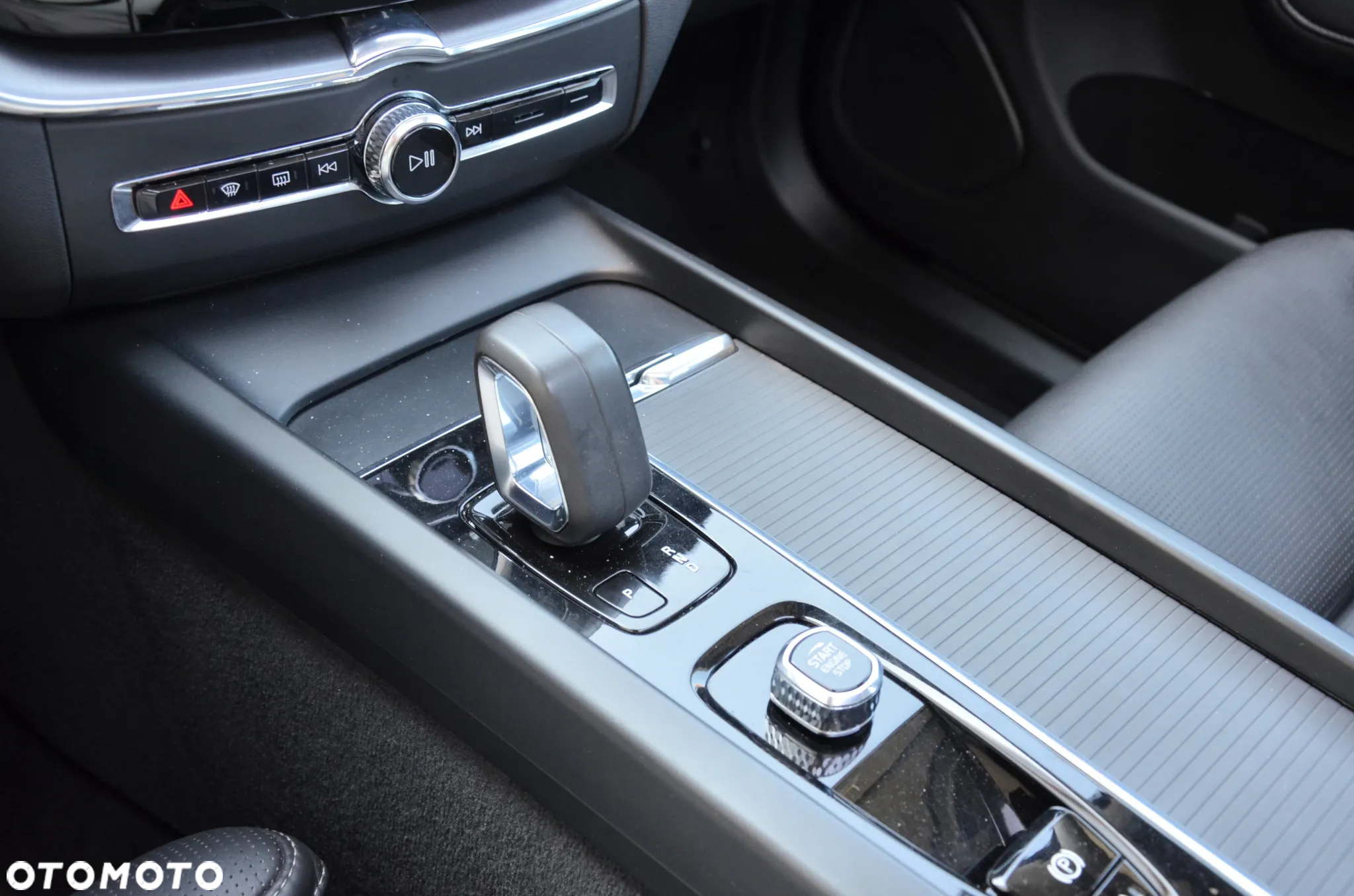 Volvo XC 60 T6 AWD Recharge Geartronic Inscription Expression - 24