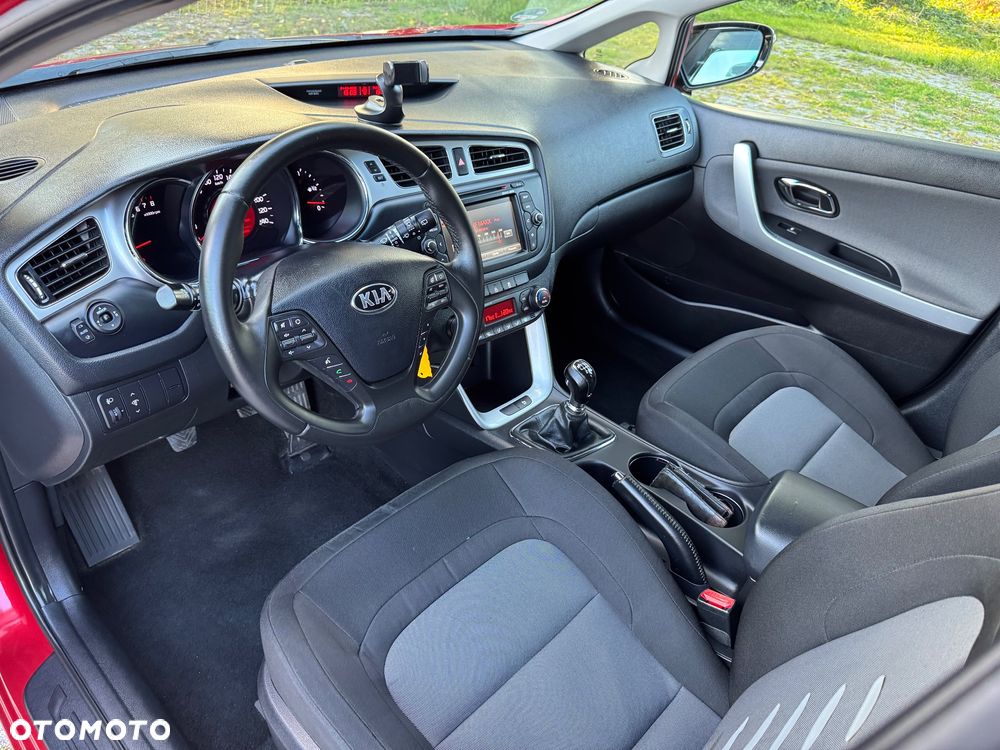Kia Ceed - 21