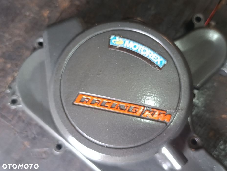 Dekiel KTM Duke 125 pokrywa misa kapa olejowa statora części silnik A1 - 6