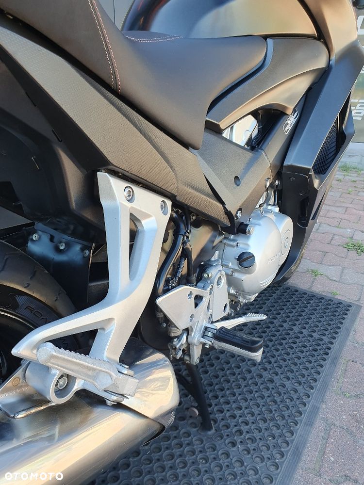 Honda VFR - 24