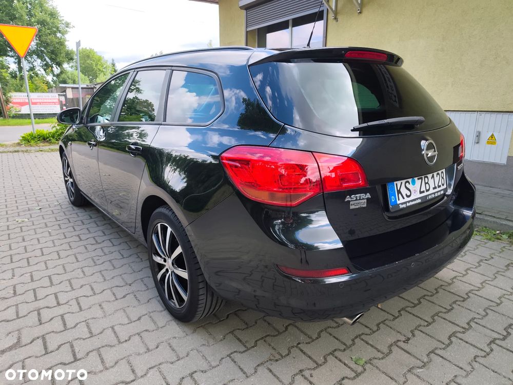 Opel Astra 1.4 Turbo 150 Jahre - 15