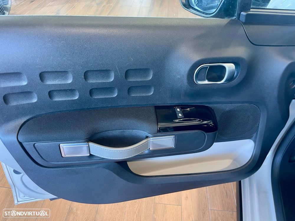 Citroën C3 1.2 PureTech Shine EAT6 - 20