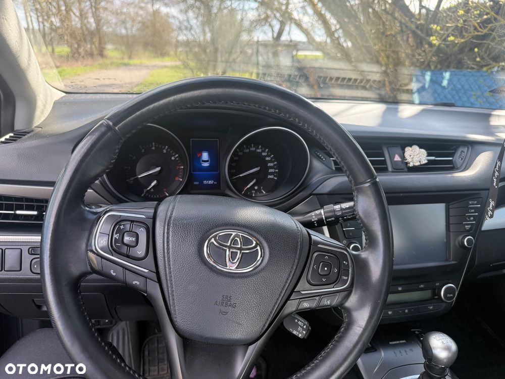 Toyota Avensis 1.8 Premium - 28