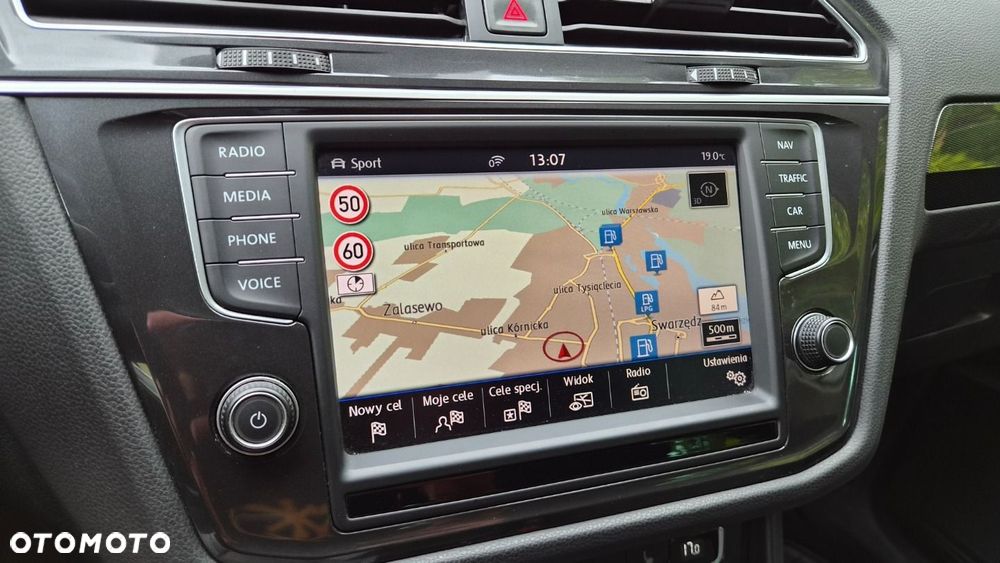 Volkswagen Tiguan - 25
