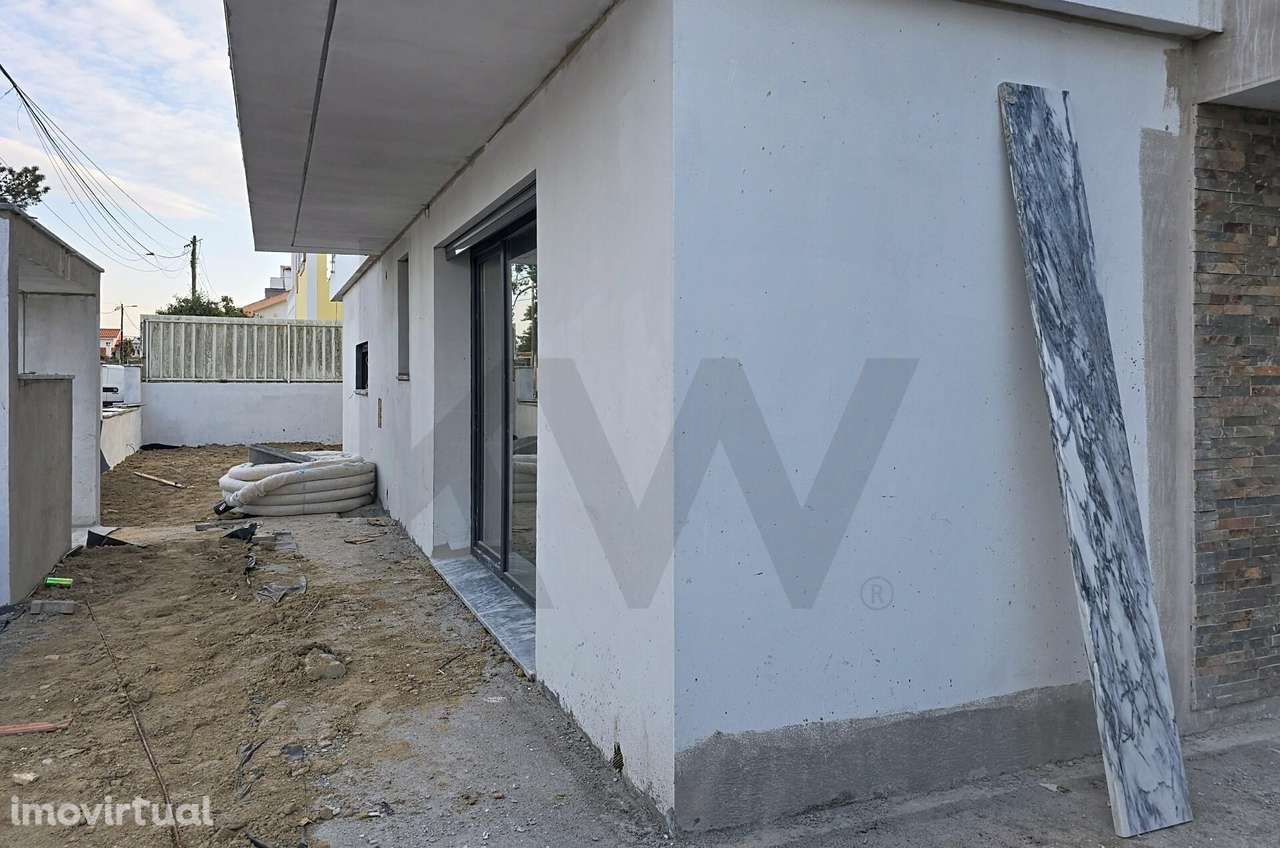 Moradia T4 de 2 pisos, isolada com design moderno e piscina em Valadar - Grande imagem: 5/28