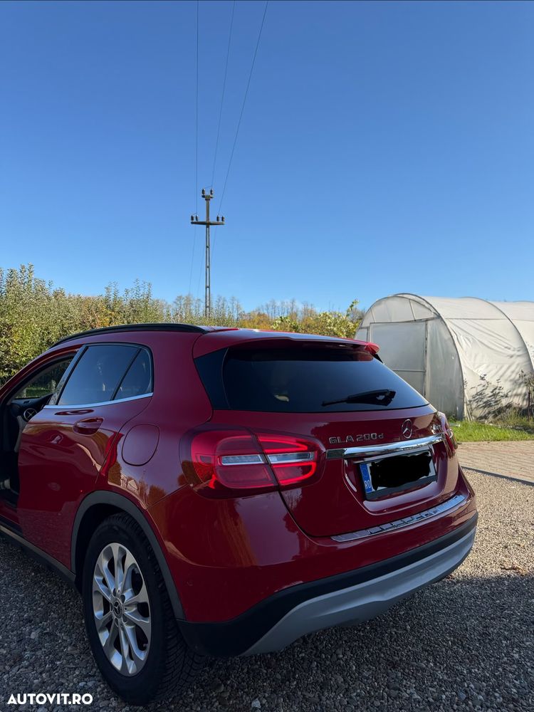 Mercedes-Benz GLA - 4