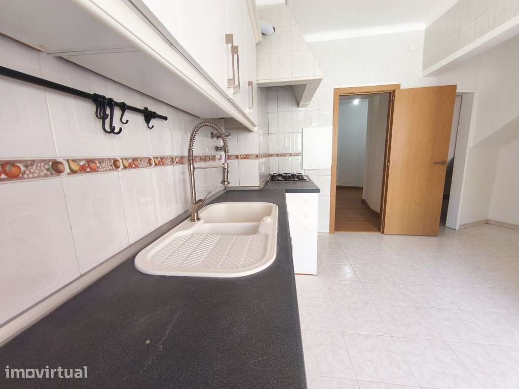 Apartamento T4 para venda com 101 m² de área bruta em Merçês Rio de... - Grande imagem: 4/30