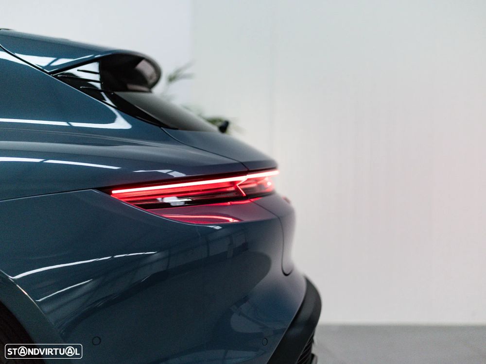 Porsche Taycan Sport Turismo 4S Black Edition - 11