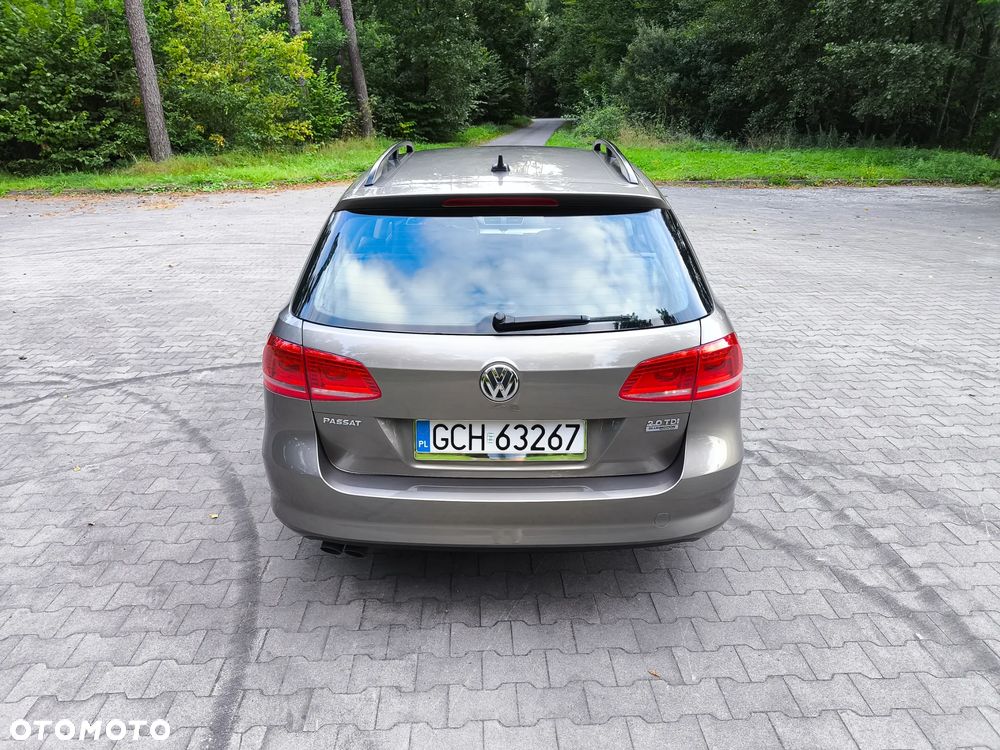 Volkswagen Passat 2.0 TDI DPF BlueMotion Technology Trendline - 9