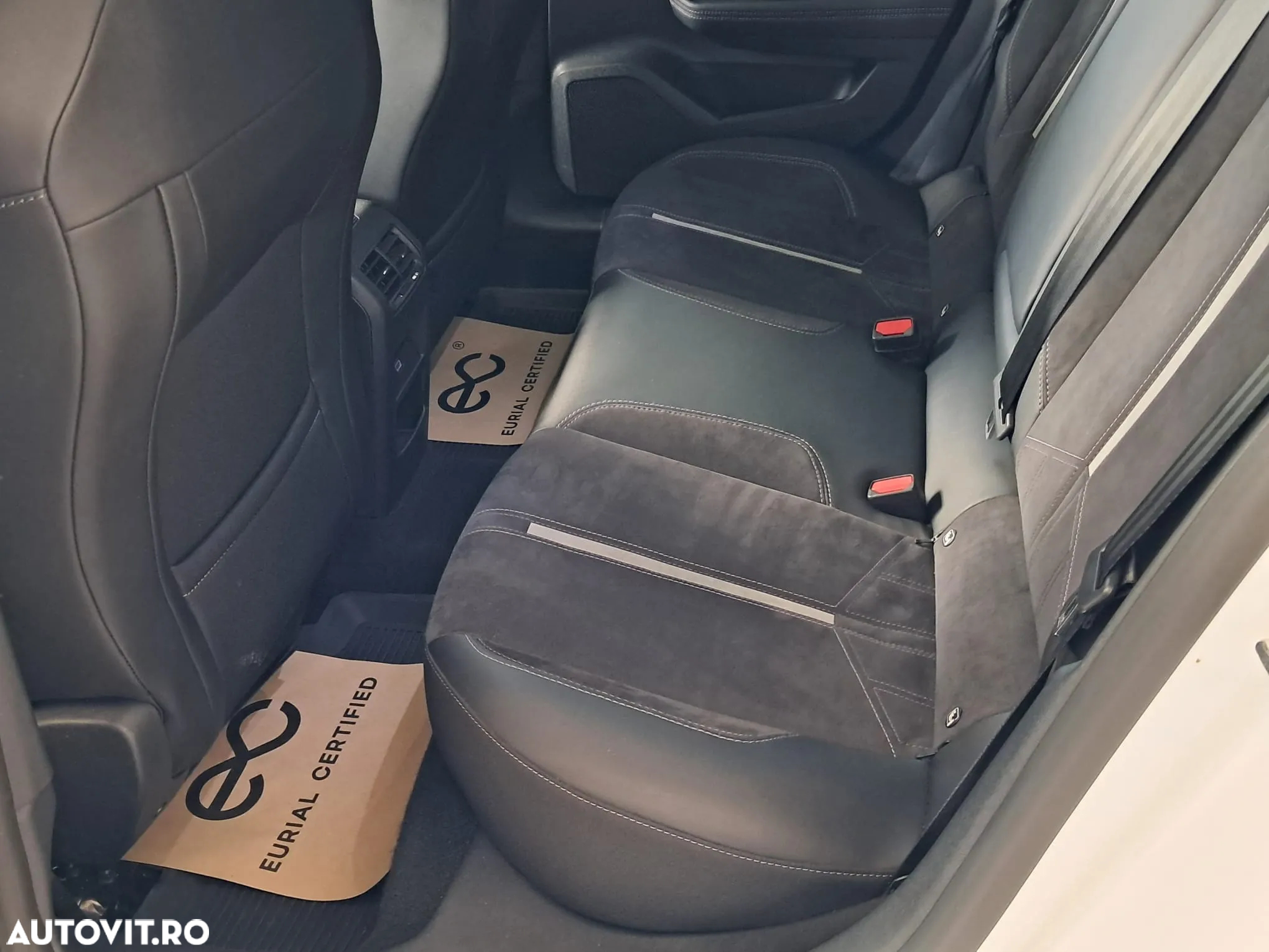 Opel Astra Sport Tourer 1.6L Turbo PHEV AT8 GSe - 6