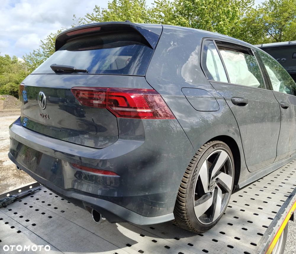 Volkswagen Golf - 3