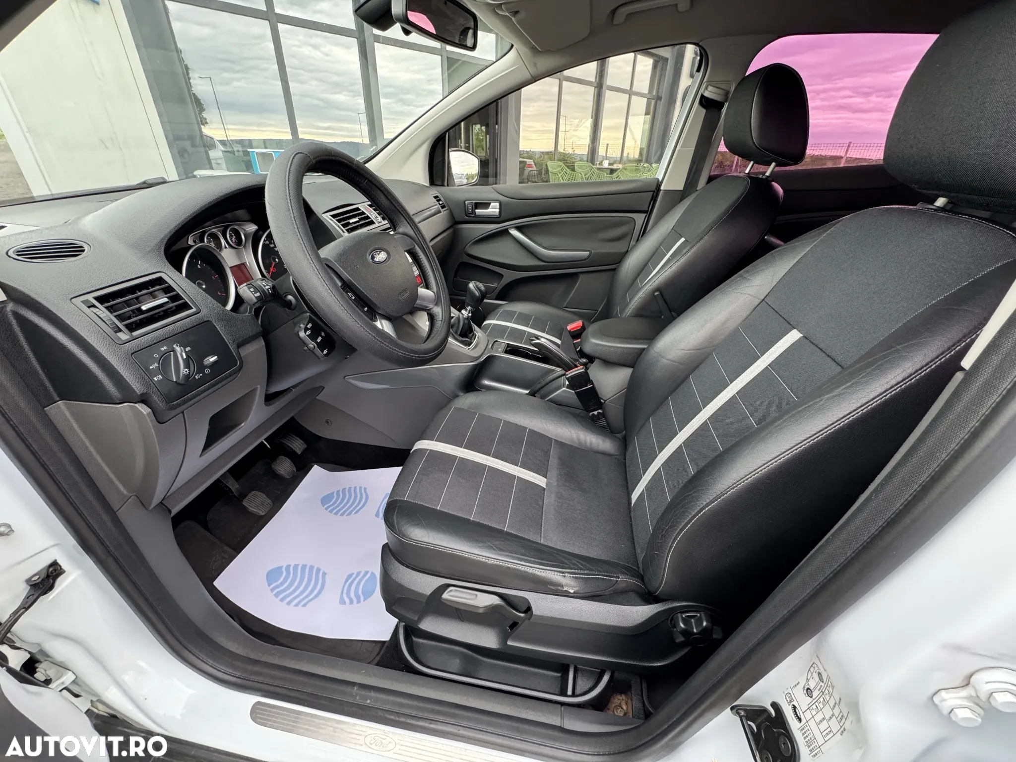 Ford Kuga 2.0 TDCi 4WD Titanium - 12
