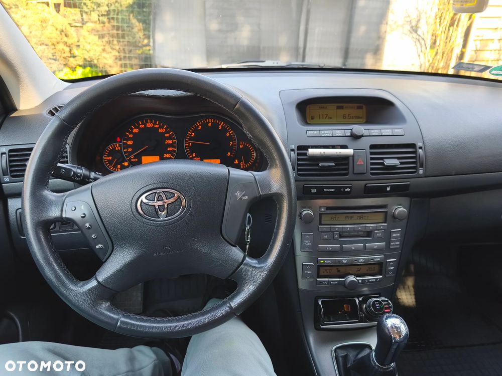 Toyota Avensis 1.8 VVT-i Sol - 10