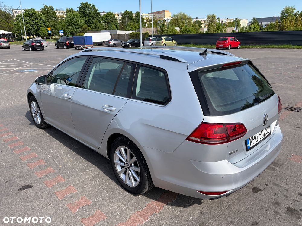 Volkswagen Golf 1.6 TDI DPF Highline - 4