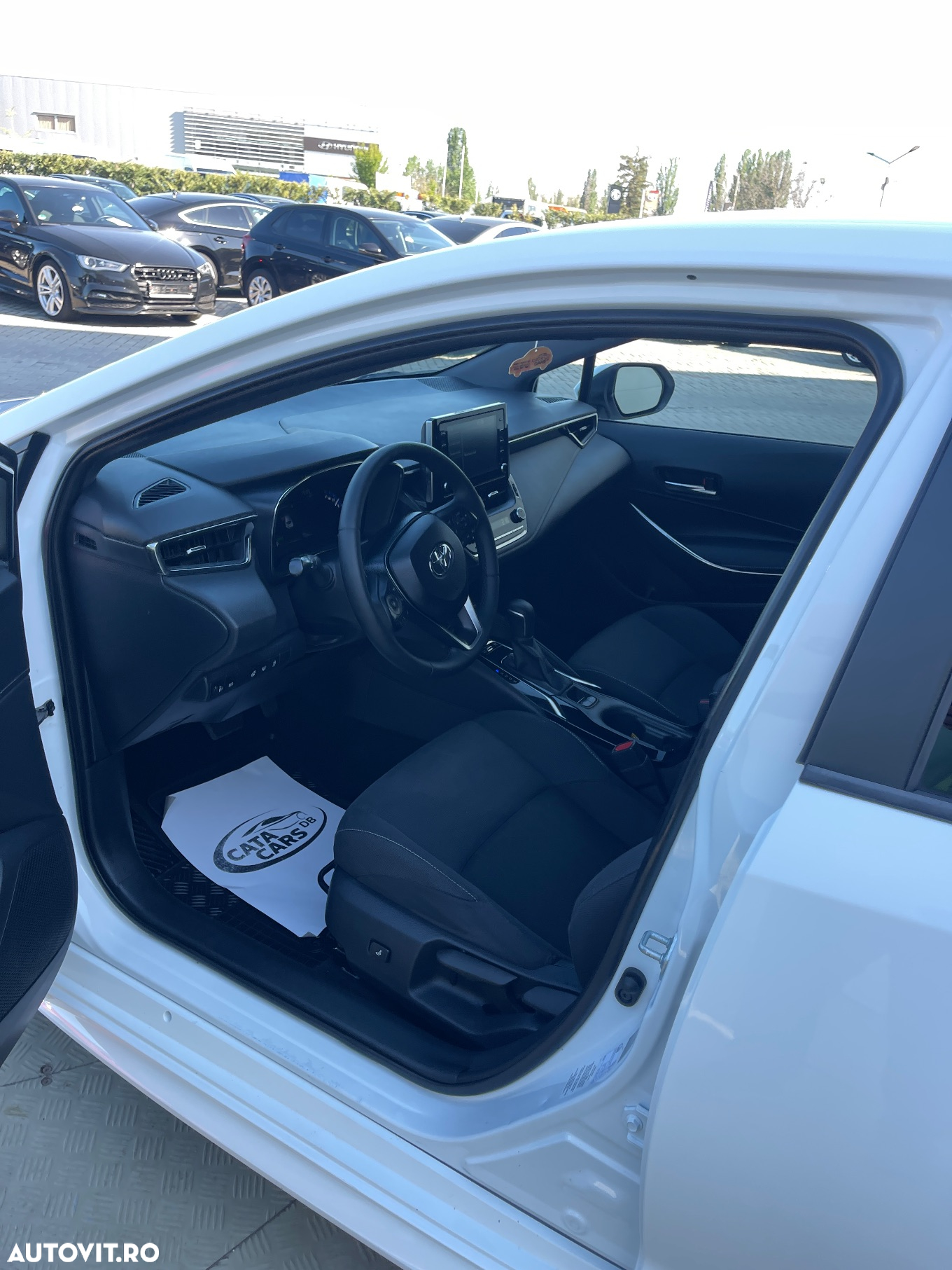 Toyota Corolla 1.8 Hybrid Comfort - 28