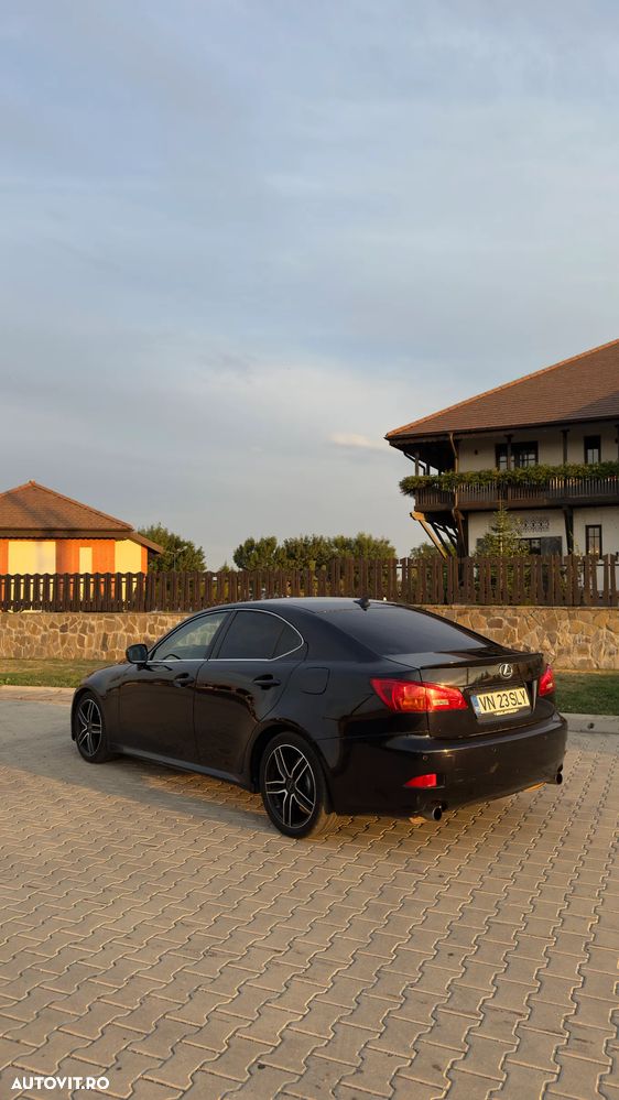 Lexus Seria IS 250 2.5 V6 Aut Luxury - 7