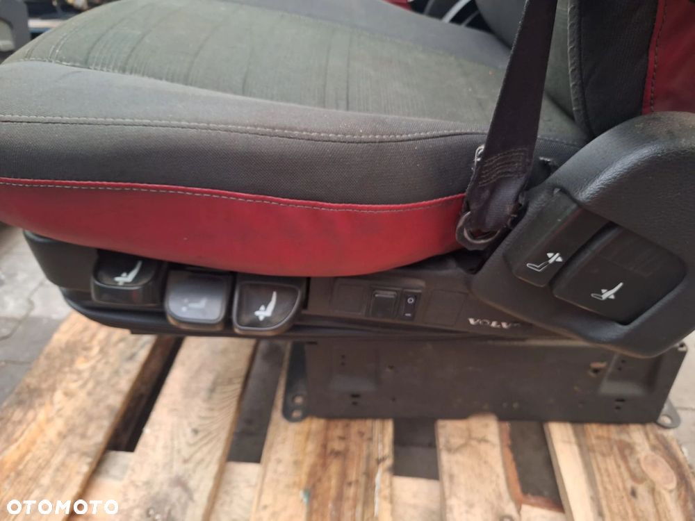 VOLVO FH4 FOTEL LEWY KIEROWCY KOMPLETNY - 3