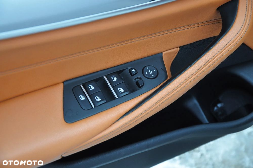 BMW Seria 5 520d xDrive - 33