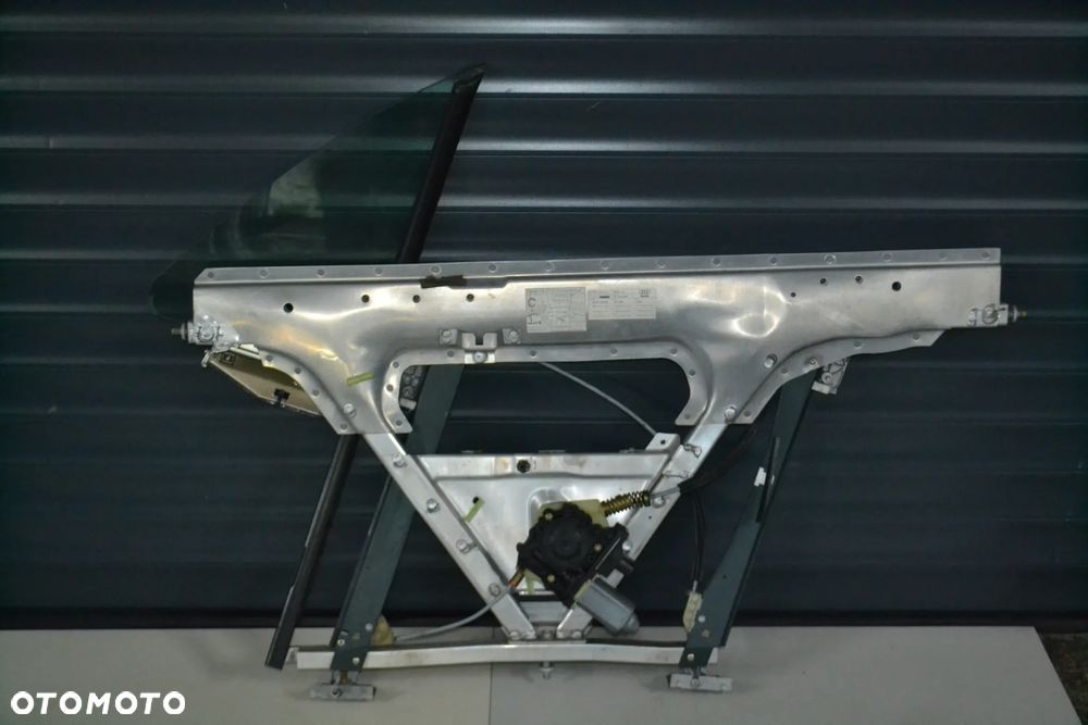 AUDI TT 8N PODNOŚNIK MECHANIZM PODNOSZENIA SZYB PRAWY SZYBA 8N8837730 - 2