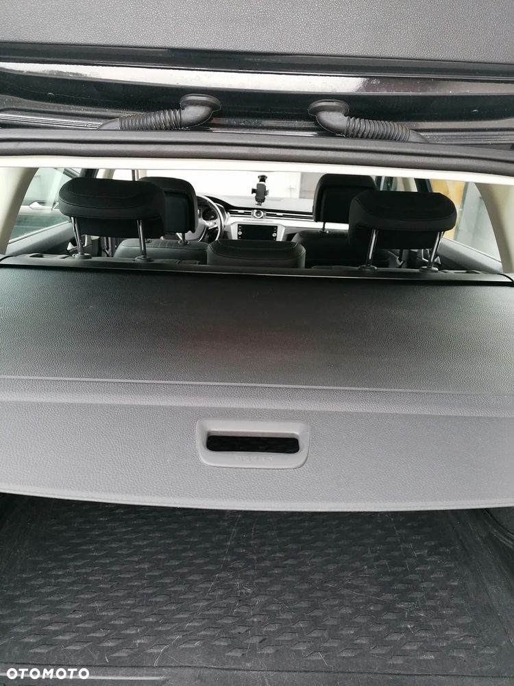 Volkswagen Passat - 30