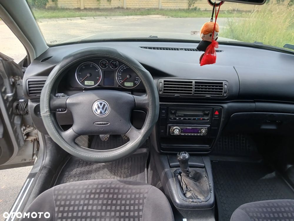 Volkswagen Passat 1.9 TDI Trendline - 2