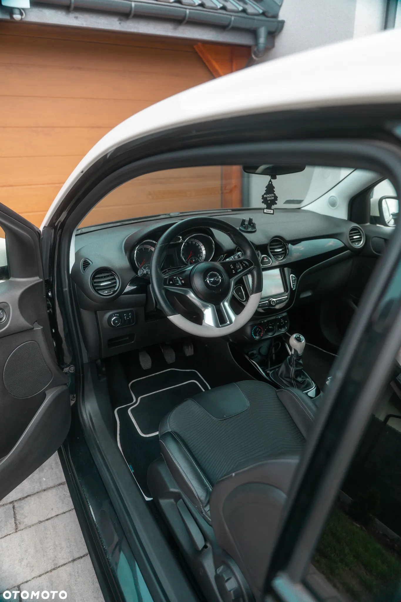 Opel Adam 1.2 - 8