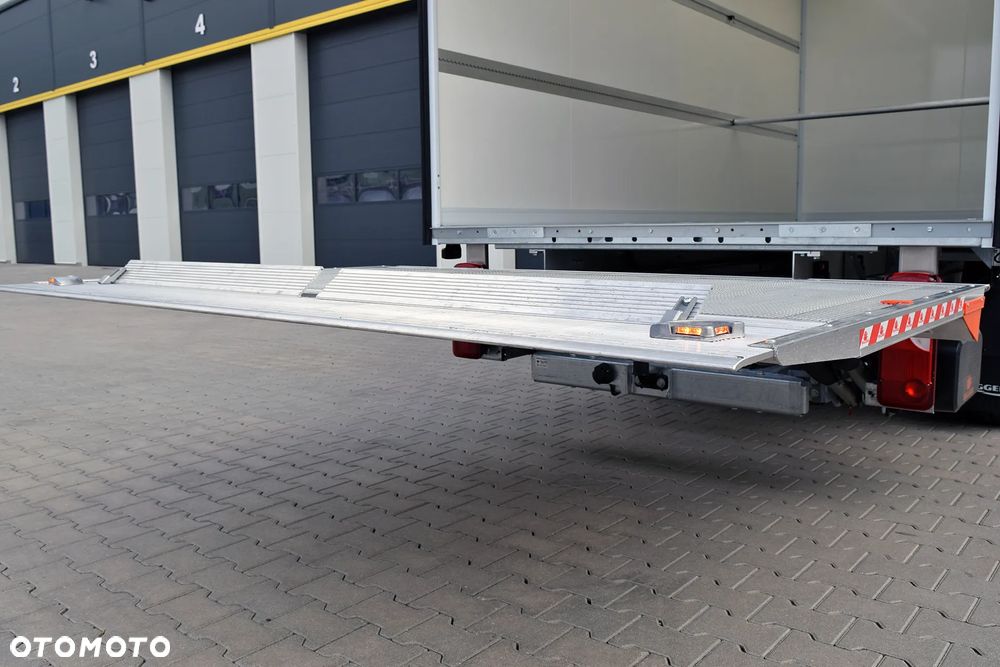 Mercedes-Benz Sprinter 319 - 8