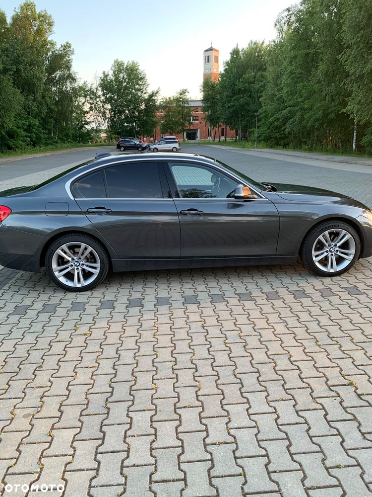 BMW Seria 3 330i GPF xDrive Sport Line Sport - 16