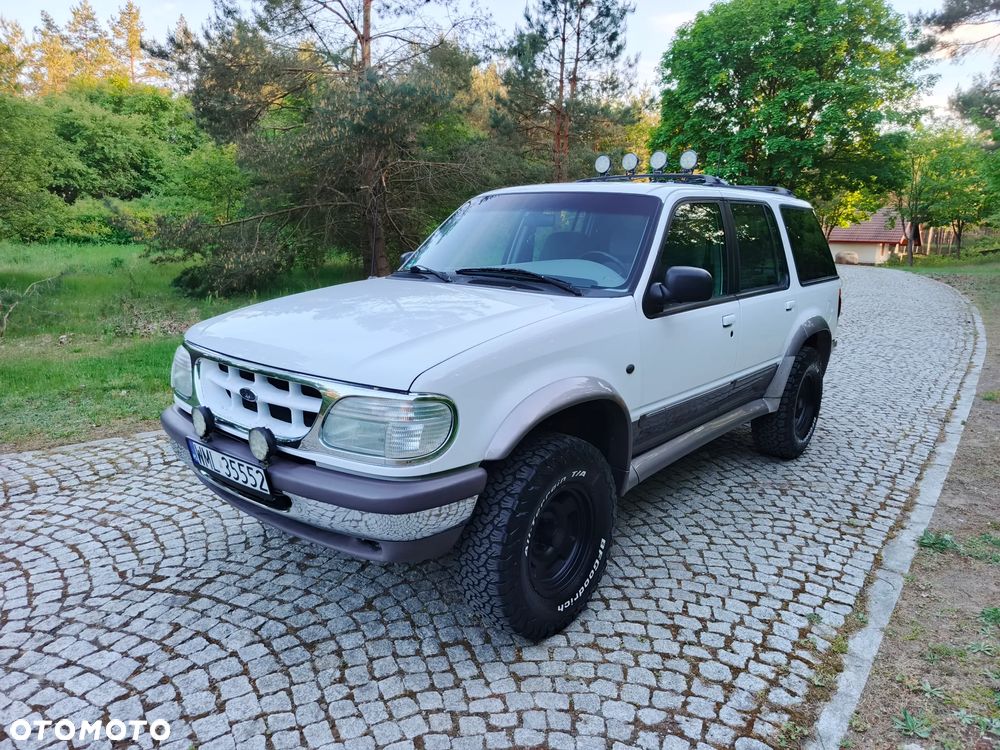 Ford Explorer - 22