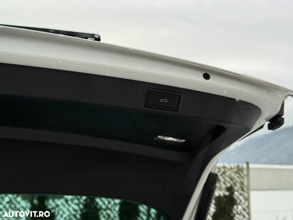 Skoda Superb 2.0 TDI 4X4 DSG Scout - 33