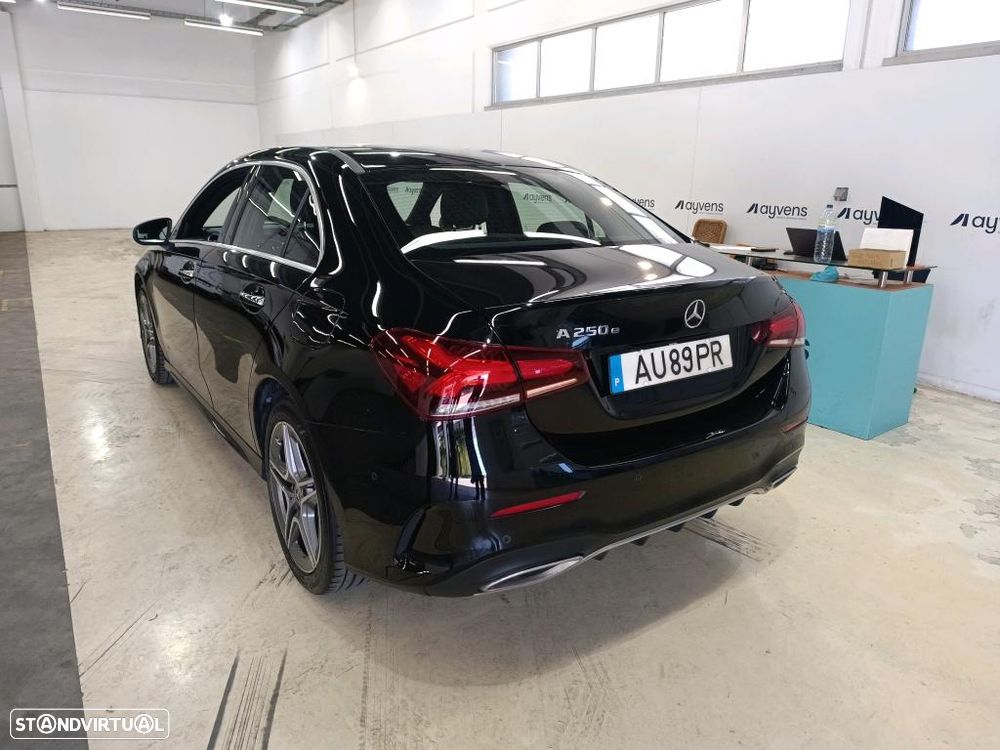Mercedes-Benz A 250 e AMG Line - 3