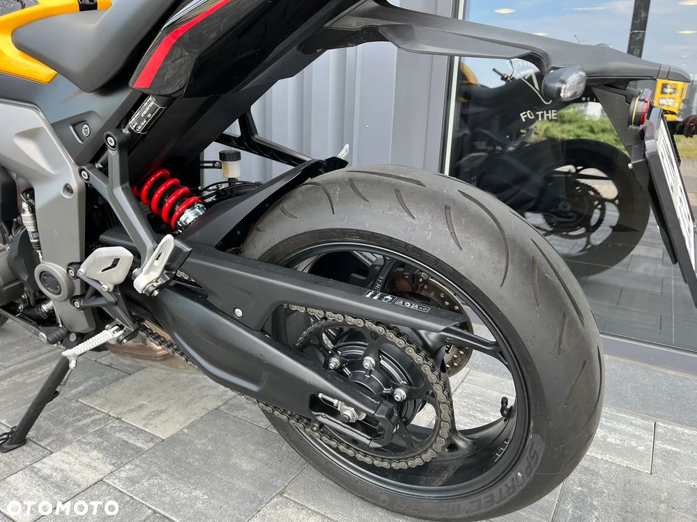Triumph Daytona - 7