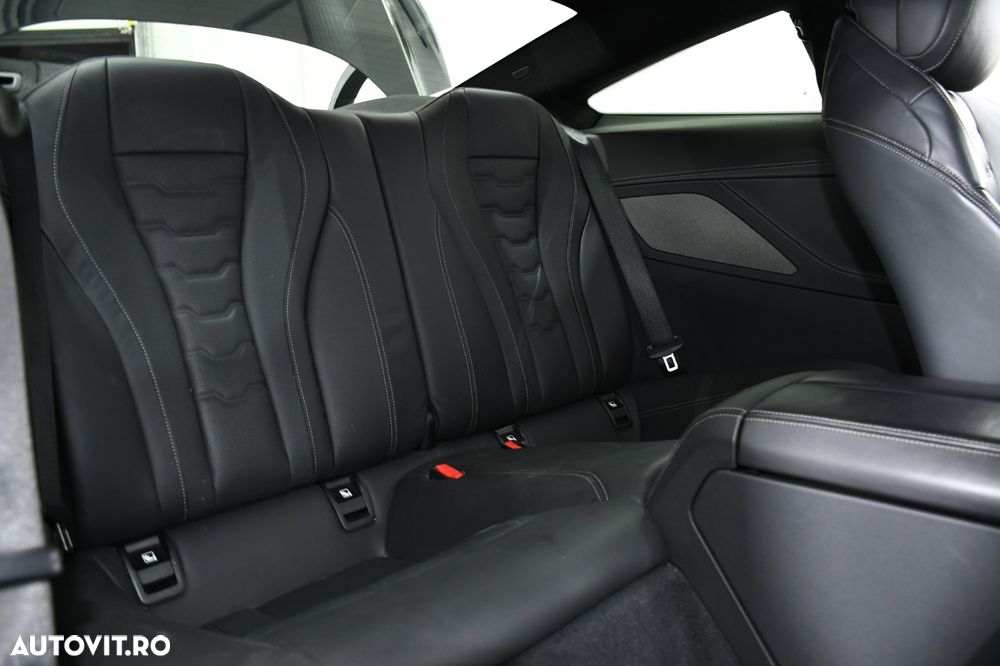 BMW M8 M850i xDrive AT - 16